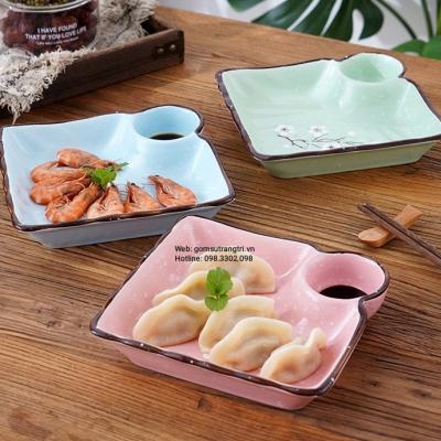 ĐĨA SỨ HÌNH VUÔNG HỌA TIẾT BĂNG MAI CÓ KHAY